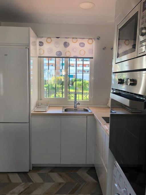 Encantador Apartamento Residencial Con Piscina Torremolinos Kültér fotó