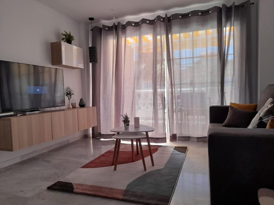 Encantador Apartamento Residencial Con Piscina Torremolinos Kültér fotó