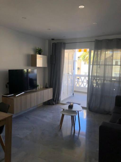 Encantador Apartamento Residencial Con Piscina Torremolinos Kültér fotó