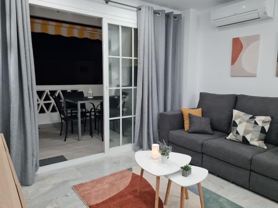 Encantador Apartamento Residencial Con Piscina Torremolinos Kültér fotó
