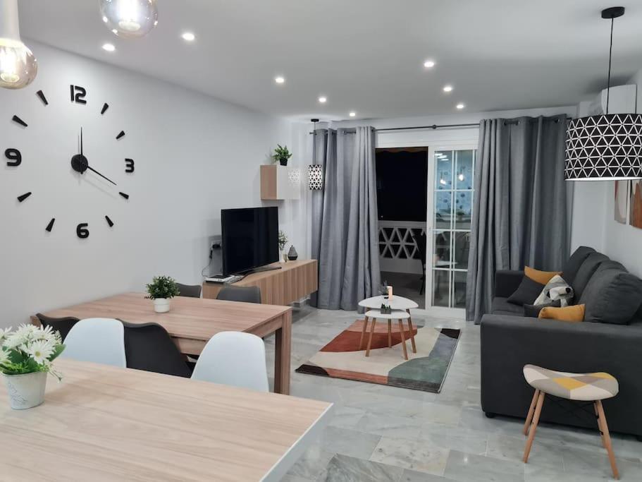 Encantador Apartamento Residencial Con Piscina Torremolinos Kültér fotó
