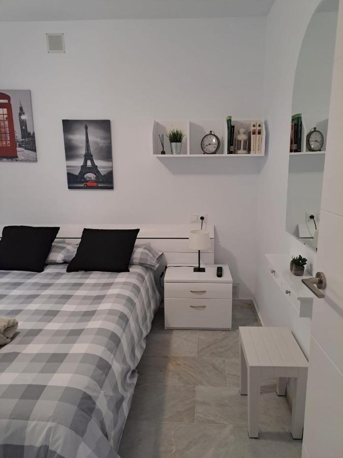 Encantador Apartamento Residencial Con Piscina Torremolinos Kültér fotó